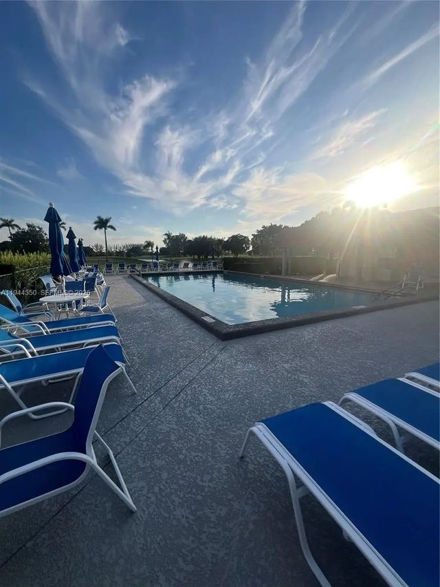 4 of 18 - 8900 Washington Boulevard #402, Pembroke Pines, FL