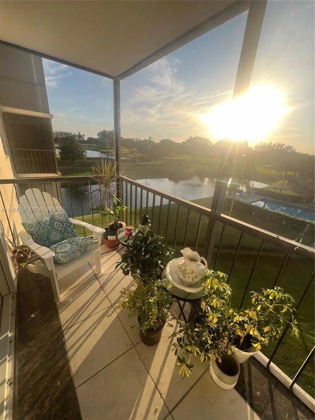 5 of 18 - 8900 Washington Boulevard #402, Pembroke Pines, FL