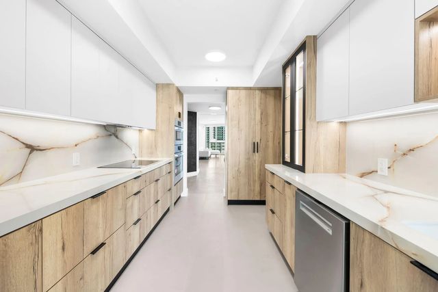 5 of 39 - 3101 S Ocean Drive #1807, Hollywood, FL
