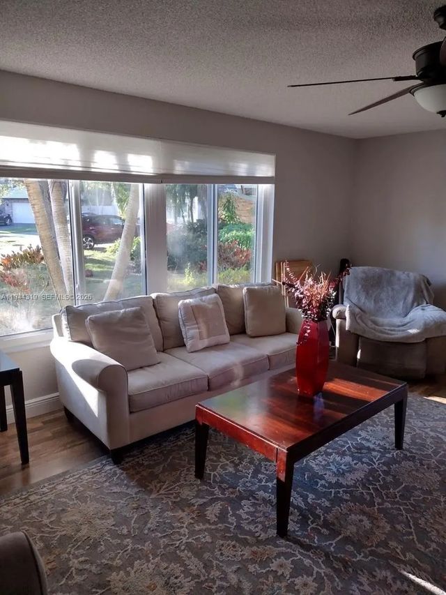2 of 21 - 14531 Hickory Court, Davie, FL
