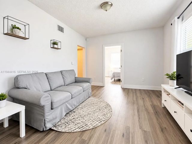 2 of 20 - 1821 Nw 33rd Street, Miami, FL