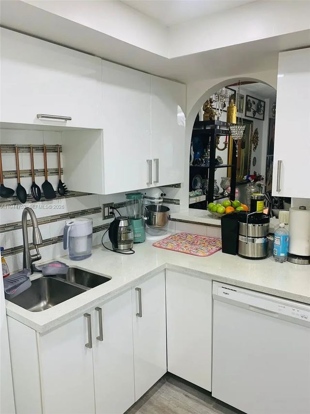 4 of 9 - 1333 E Hallandale Beach Boulevard #131, Hallandale Beach, FL