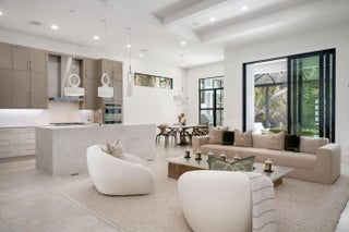 Photo of Listing #R11153997