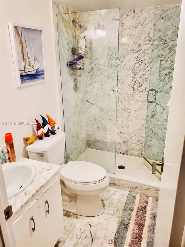 2 of 19 - 1905 N Ocean Boulevard #8e, Fort Lauderdale, FL