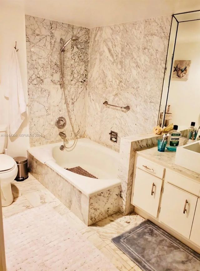 4 of 19 - 1905 N Ocean Boulevard #8e, Fort Lauderdale, FL