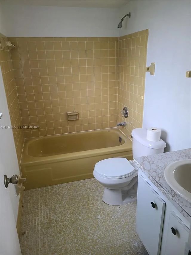 4 of 11 - 7610 Nw 1st Street #208, Margate, FL