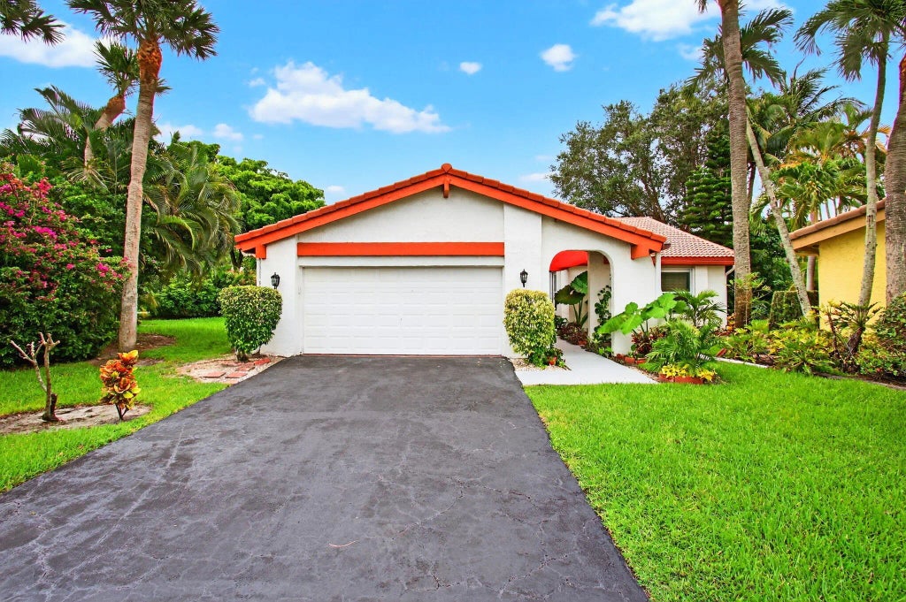 5735 Lakeview Mews Circle, Boynton Beach