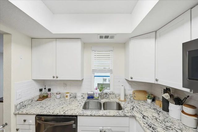 4 of 42 - 1506 Se Royal Green Circle #204, Port St. Lucie, FL