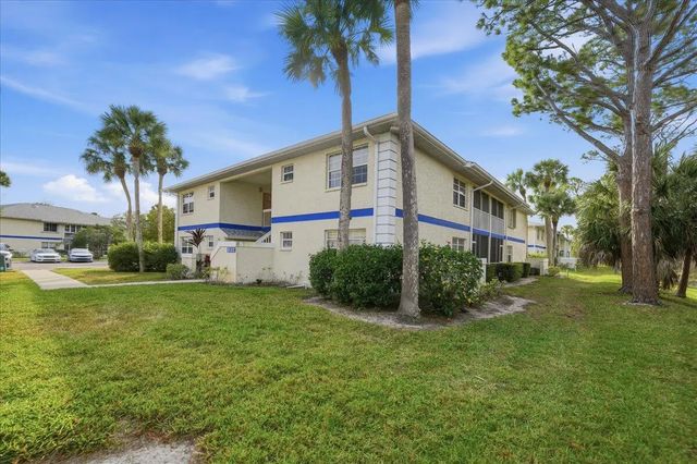 5 of 42 - 1506 Se Royal Green Circle #204, Port St. Lucie, FL