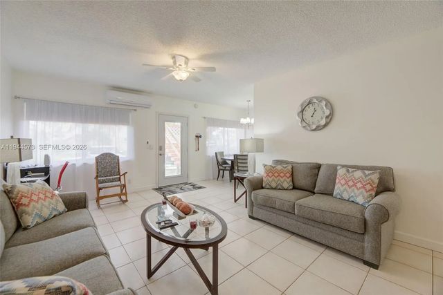 5 of 27 - 800 Sw 11th Avenue #9a, Hallandale Beach, FL