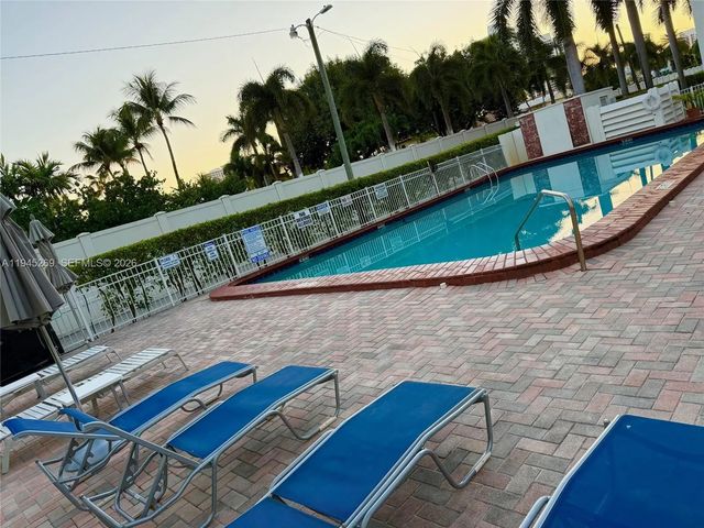 N/A, Hallandale Beach