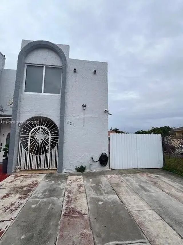 4211 W 10th Lane, Hialeah