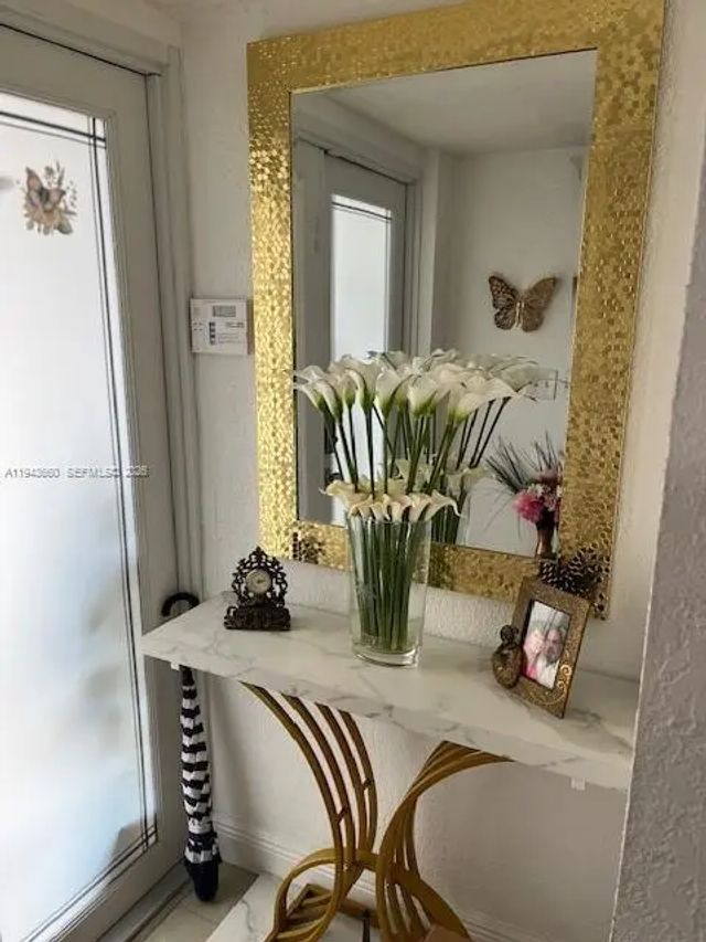 4 of 32 - 4211 W 10th Lane, Hialeah, FL