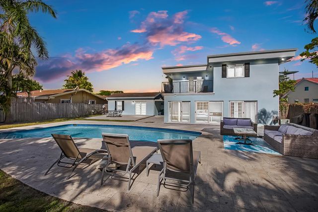 2 of 47 - 736 Ne 34th Court, Oakland Park, FL