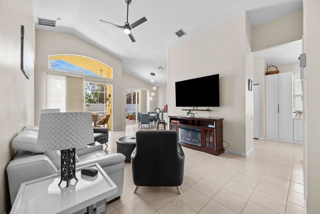 4 of 43 - 148 Nw Pleasant Grove Way, Port St. Lucie, FL