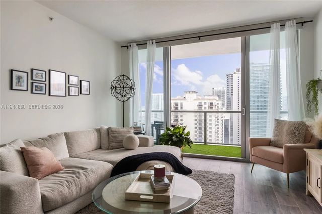 2 of 15 - 1111 Sw 1st Avenue #3723-n, Miami, FL