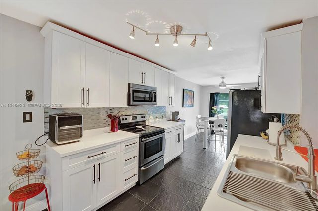 2 of 80 - 3301 Raleigh Street #4e, Hollywood, FL