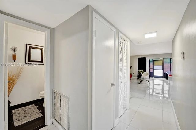 5 of 80 - 3301 Raleigh Street #4e, Hollywood, FL