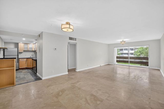 5 of 60 - 1700 Se 15th Street #308, Fort Lauderdale, FL