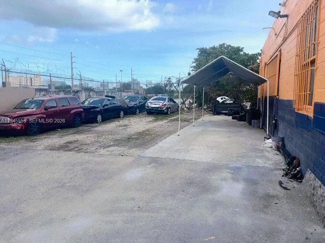 2005 Nw 10th Avenue, Miami