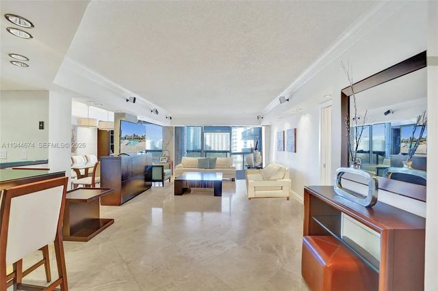 4 of 28 - 19667 Turnberry Way #12f, Aventura, FL