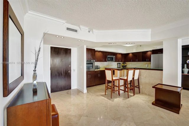 5 of 28 - 19667 Turnberry Way #12f, Aventura, FL
