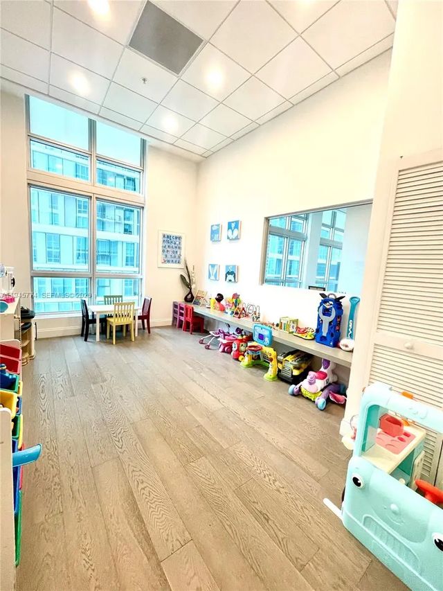 4 of 20 - 300 S Biscayne Boulevard #t-1803, Miami, FL
