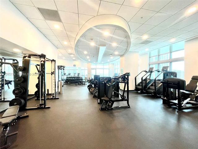 5 of 20 - 300 S Biscayne Boulevard #t-1803, Miami, FL