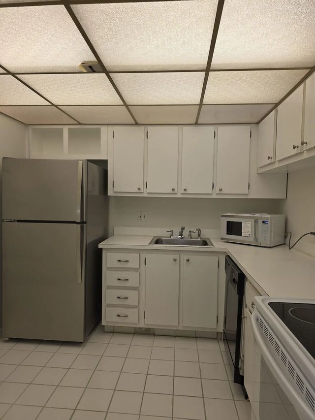 4 of 48 - 470 Executive Center Drive #2k, West Palm Beach, FL