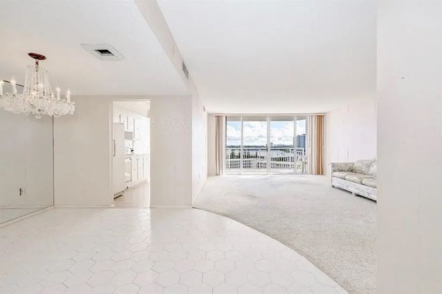 4 of 36 - 18031 Biscayne Boulevard #1104, Aventura, FL