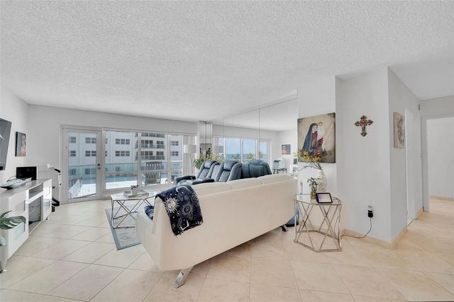 4 of 50 - 3410 Galt Ocean Drive #204n, Fort Lauderdale, FL