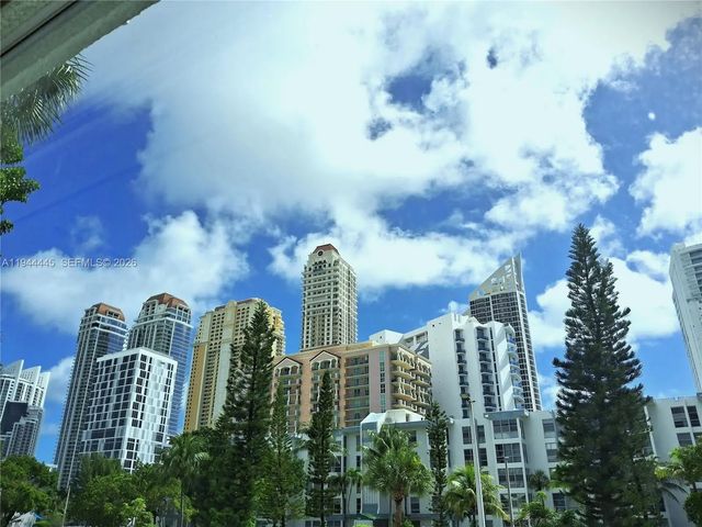 4 of 5 - 17570 Atlantic Boulevard #104, Sunny Isles Beach, FL