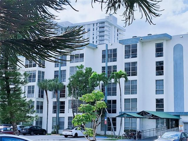 5 of 5 - 17570 Atlantic Boulevard #104, Sunny Isles Beach, FL
