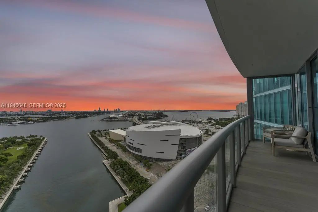 888 Biscayne Boulevard #2409, Miami