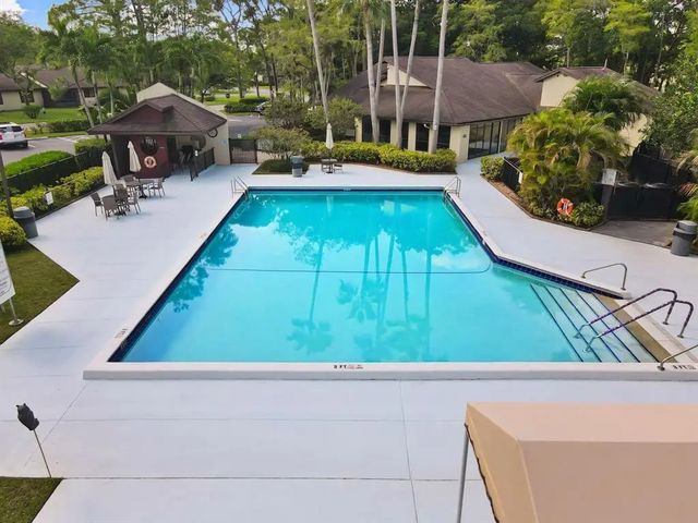 2 of 10 - 64 Macadamia Court, Royal Palm Beach, FL