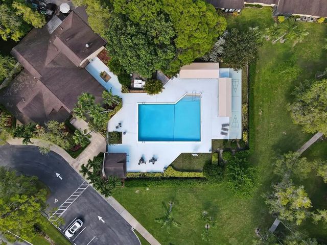 3 of 10 - 64 Macadamia Court, Royal Palm Beach, FL
