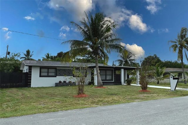 5 of 37 - 2496 Sw 8th Street, Fort Lauderdale, FL