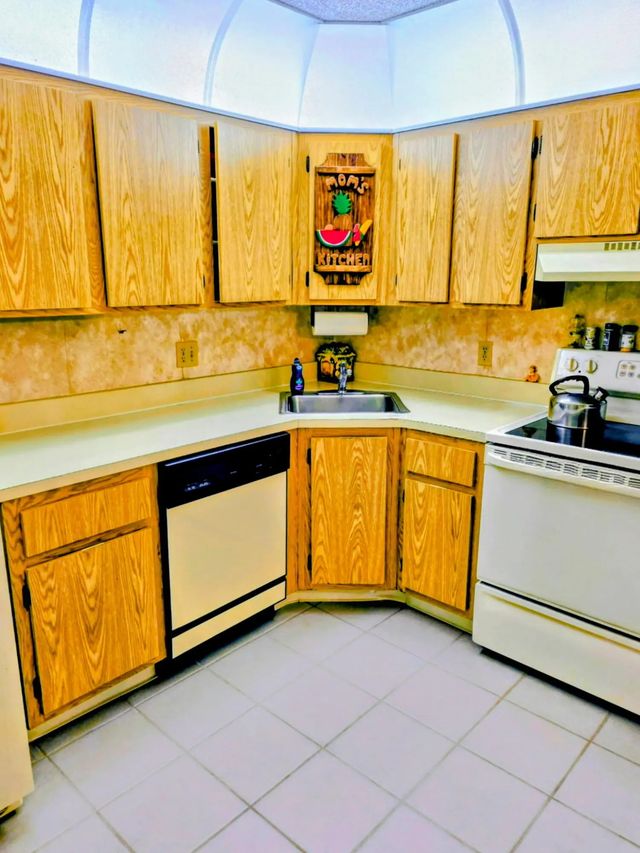 4 of 14 - 423 Pine Glen Lane #c-1, Greenacres, FL