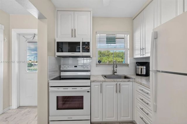 4 of 27 - 2650 W Golf Boulevard #259, Pompano Beach, FL