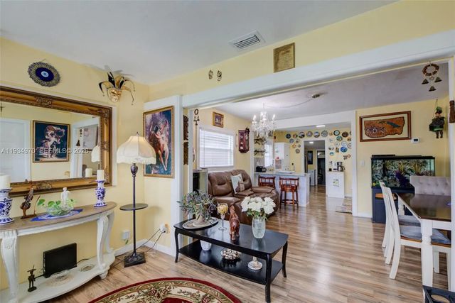 1911 Nw 52nd Street, Miami