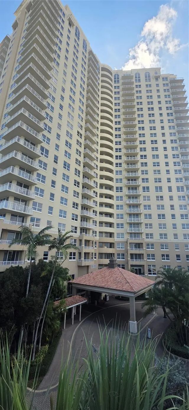 3 of 26 - 19501 W Country Club Drive #2306, Aventura, FL