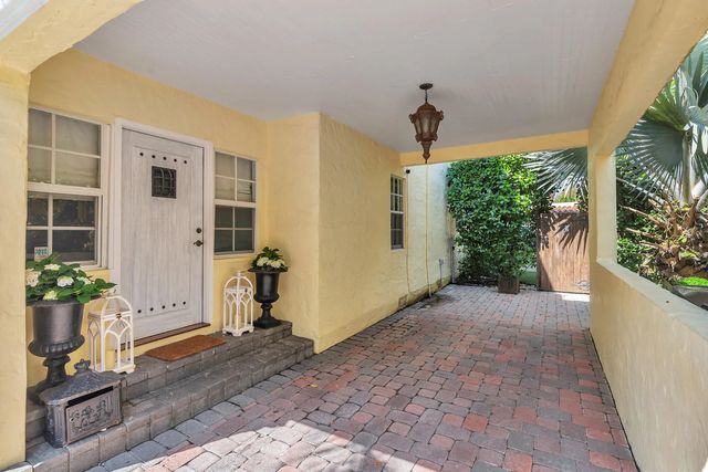2 of 23 - 3213 Vincent Road, West Palm Beach, FL
