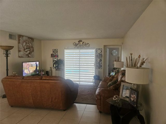 3 of 10 - 7733 Embassy Boulevard, Miramar, FL