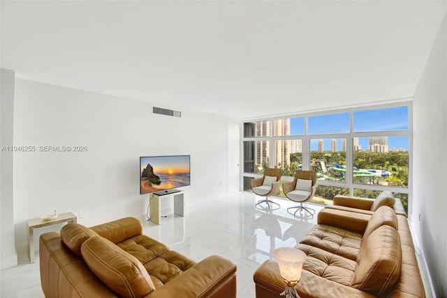 3 of 36 - 20100 W Country Club Drive #1005, Aventura, FL