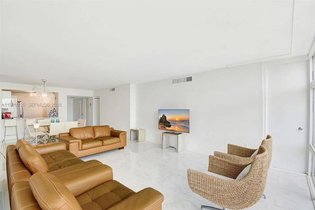 4 of 36 - 20100 W Country Club Drive #1005, Aventura, FL