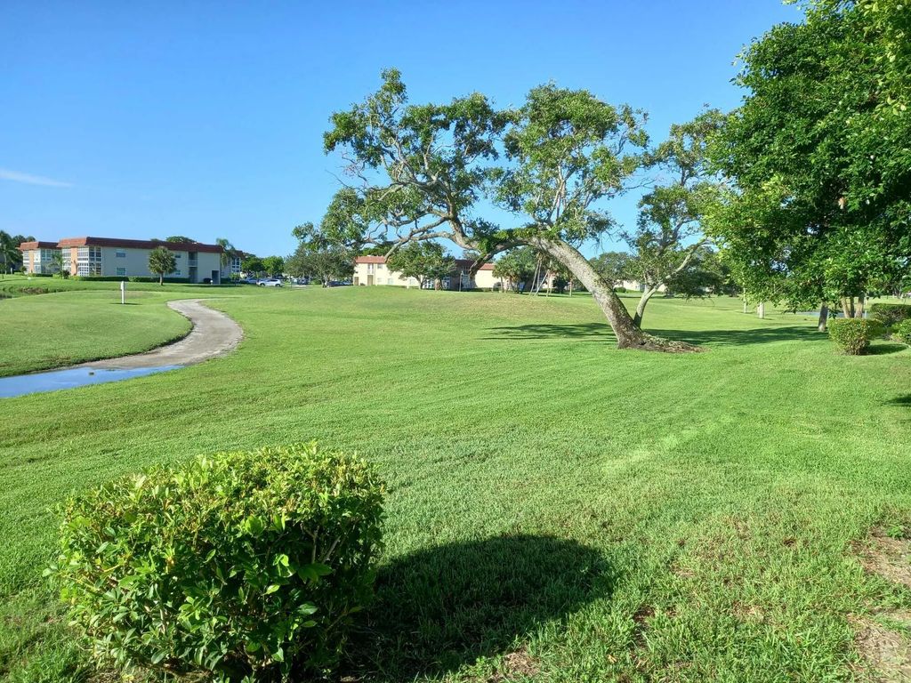 80 Crooked Tree Lane #106 Annual Or Seasonal, Vero Beach