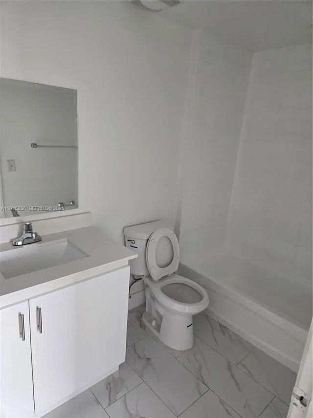 3 of 11 - 275 Ne 18th Street #503, Miami, FL