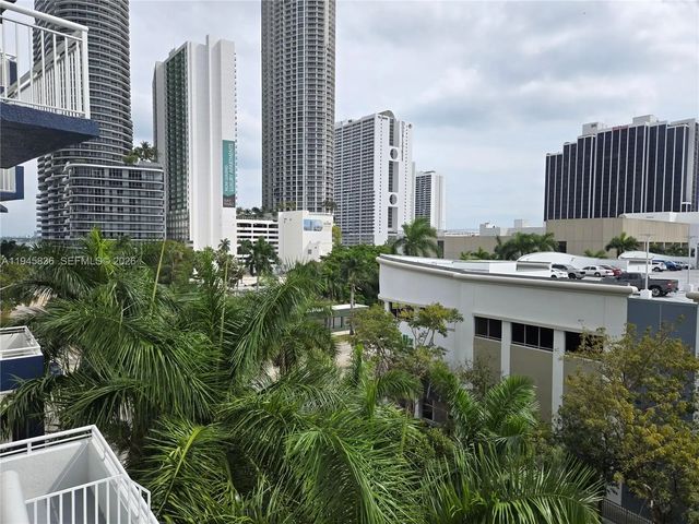 5 of 11 - 275 Ne 18th Street #503, Miami, FL
