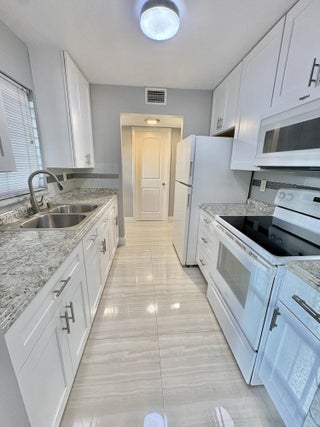 Photo of Listing #R11154681