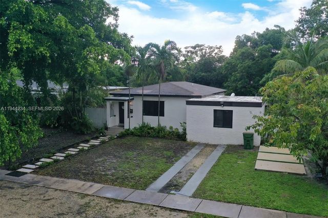 2 of 35 - 260 Nw 133rd Street, North Miami, FL